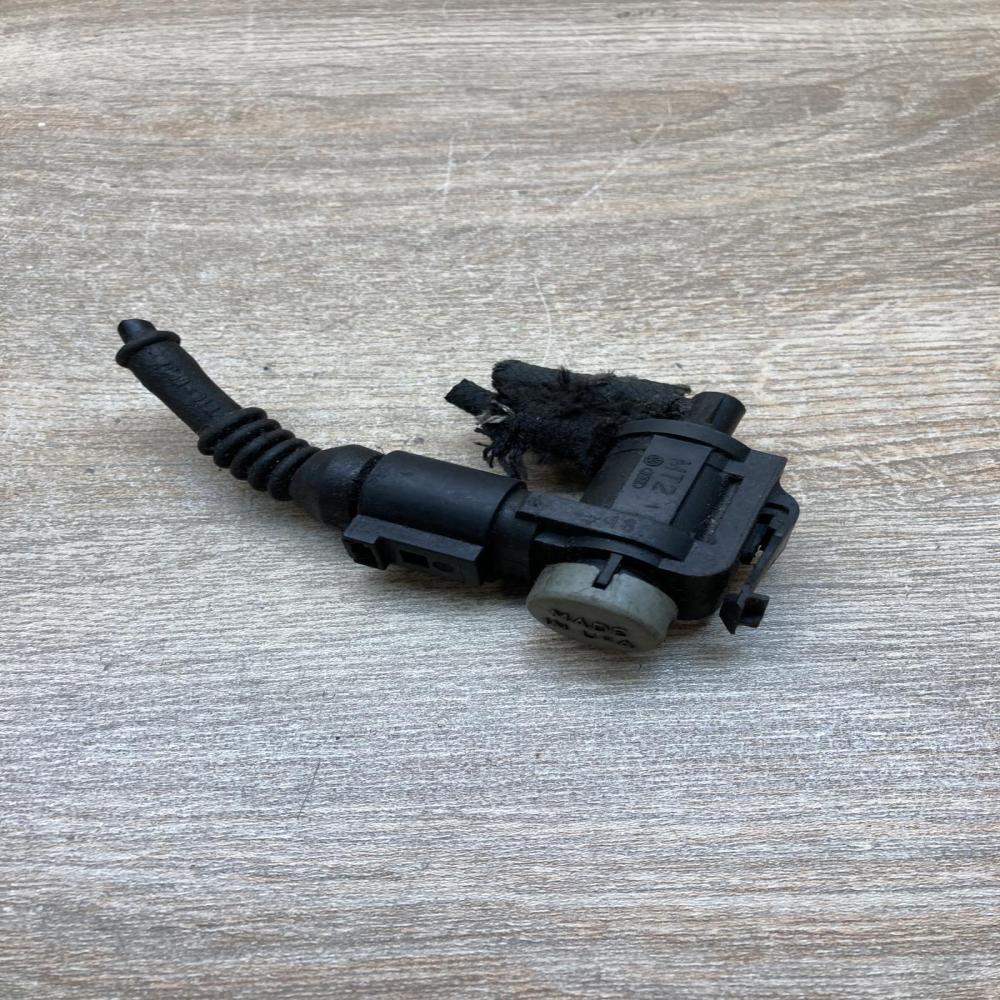 1J0906283C   Turbo system vacuum part Seat Toledo II (1M)