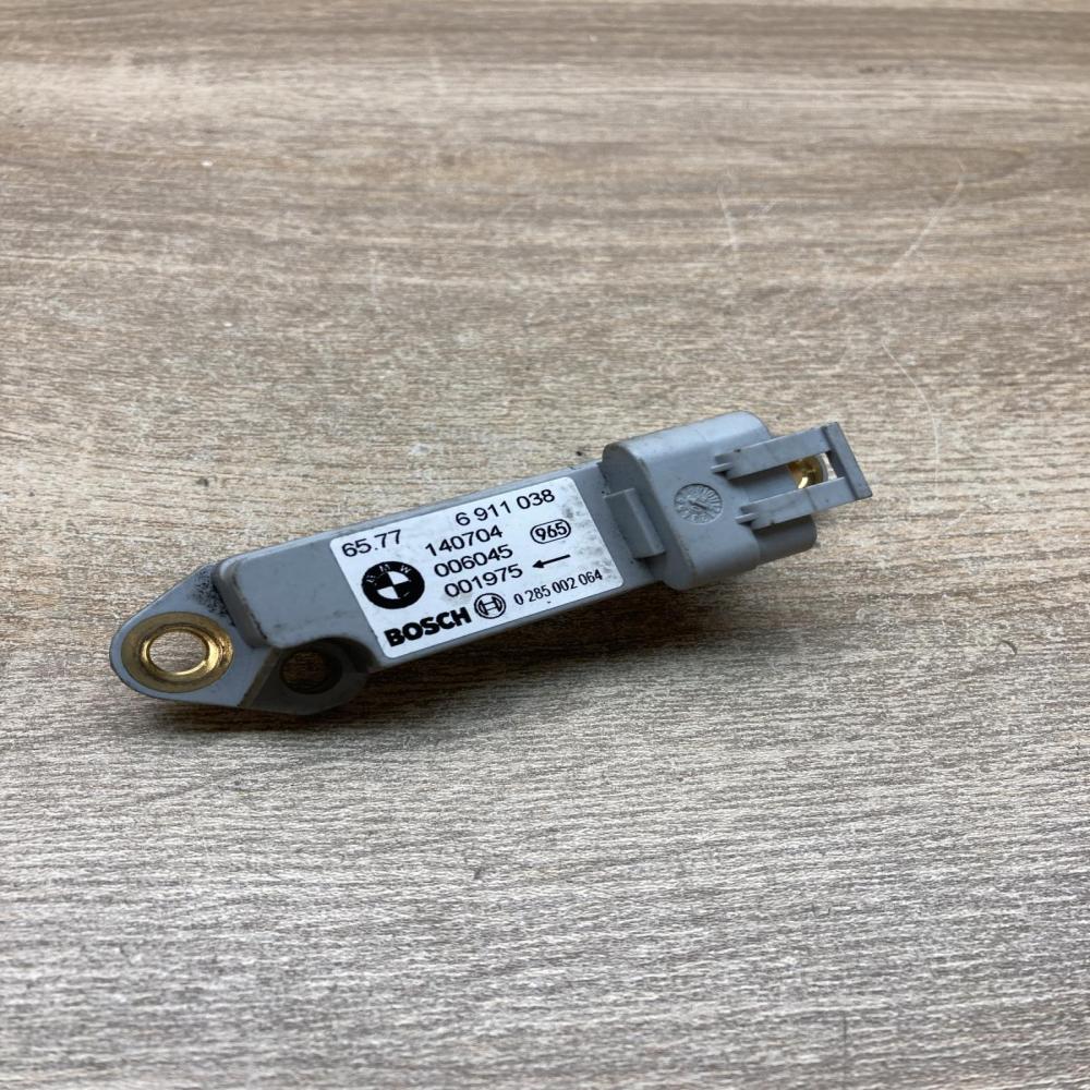 6911038 0285002064  Airbag deployment crash/impact sensor BMW X5 E53
