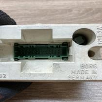 1374282   Clock BMW 5 E34