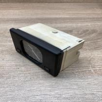 1374282   Clock BMW 5 E34