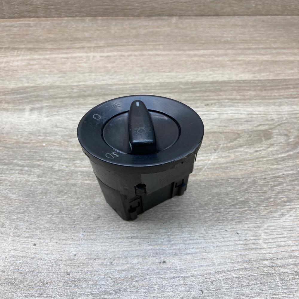 3B0941531B 04052002  Light switch Volkswagen PASSAT B5