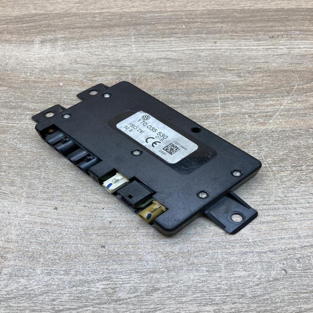 1T0035530 12012900  Aerial antenna amplifier Volkswagen Golf V