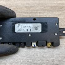 1T0035530 12012900  Aerial antenna amplifier Volkswagen Golf V