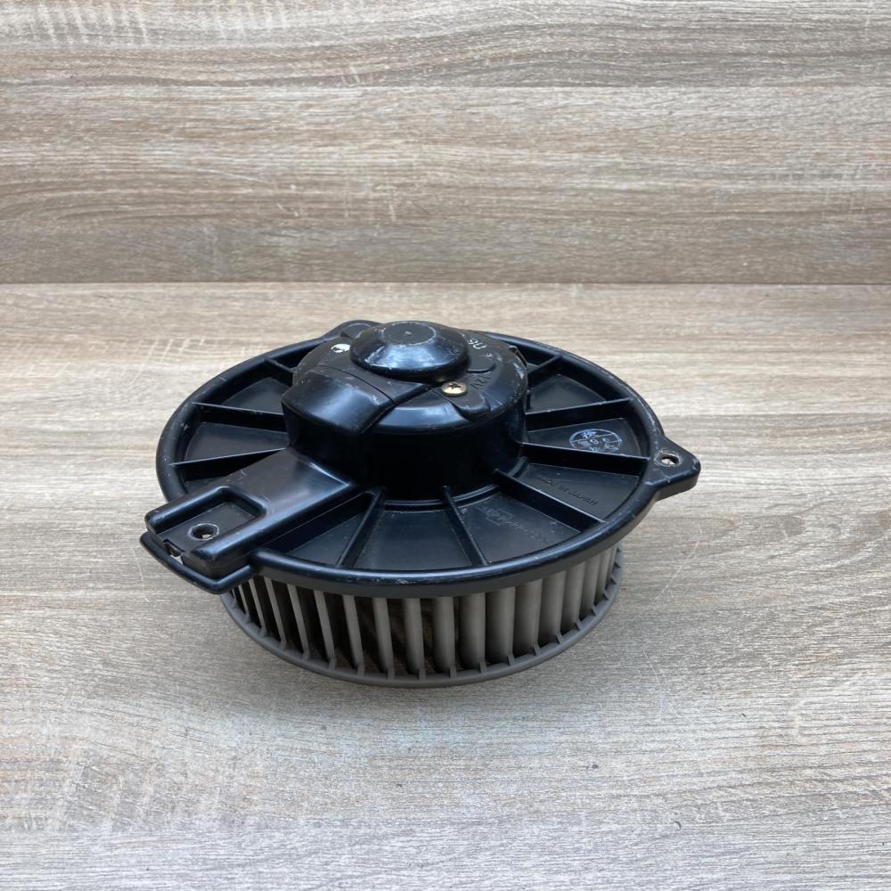 194000 1040   Heater fan/blower Mazda RX8