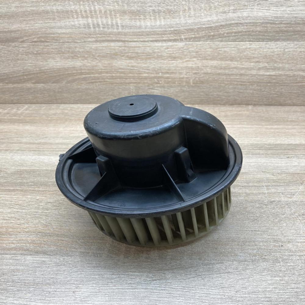 893819021 3137020009  Heater fan/blower Audi 80 90 S2 B4