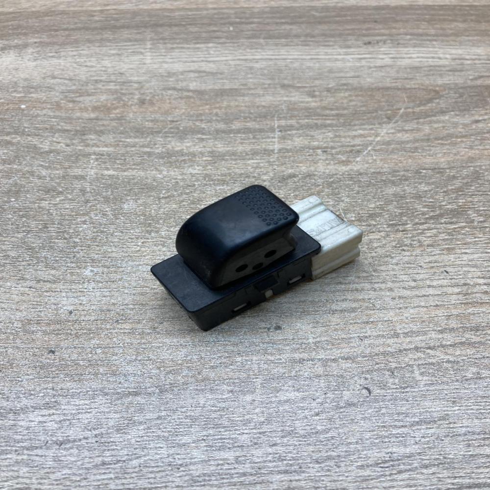 83071AE040   Electric window control switch Subaru Outback