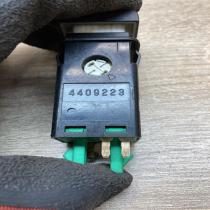 4409223   Fog light switch Saab 9-5