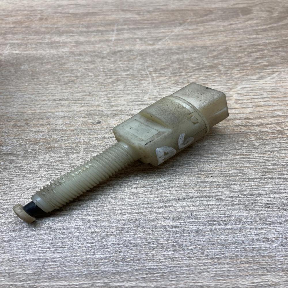 4A0945515A   Brake pedal sensor switch Audi A6 S6 C5 4B