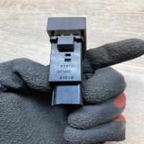 864W030003   Windscreen/window heater switch KIA Sorento