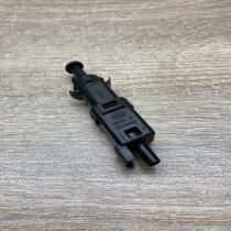 9146505   Brake pedal sensor switch Volvo S70  V70  V70 XC