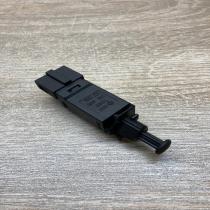 1H0927189A   Brake pedal sensor switch Volkswagen Polo III 6N 6N2 6NF