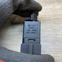 1H0927189A   Brake pedal sensor switch Volkswagen Polo III 6N 6N2 6NF