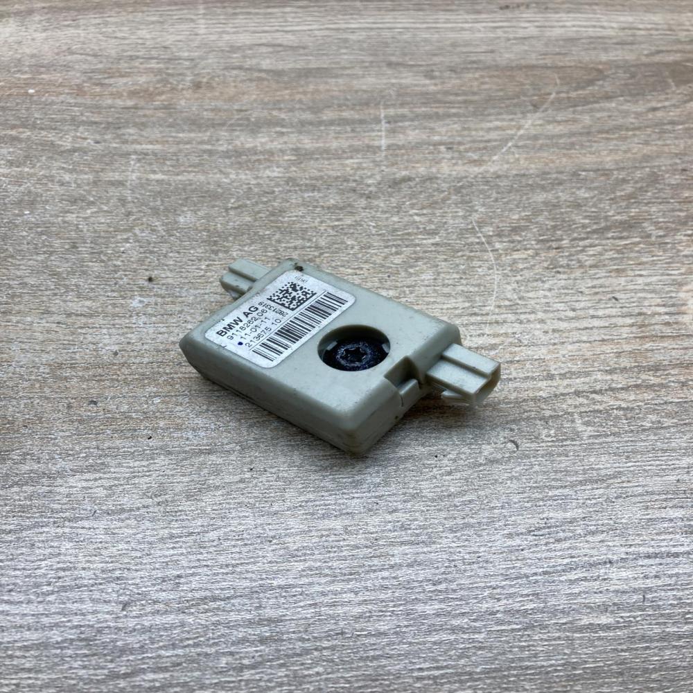 9118262 213675  Aerial antenna amplifier BMW 5 F10 F11