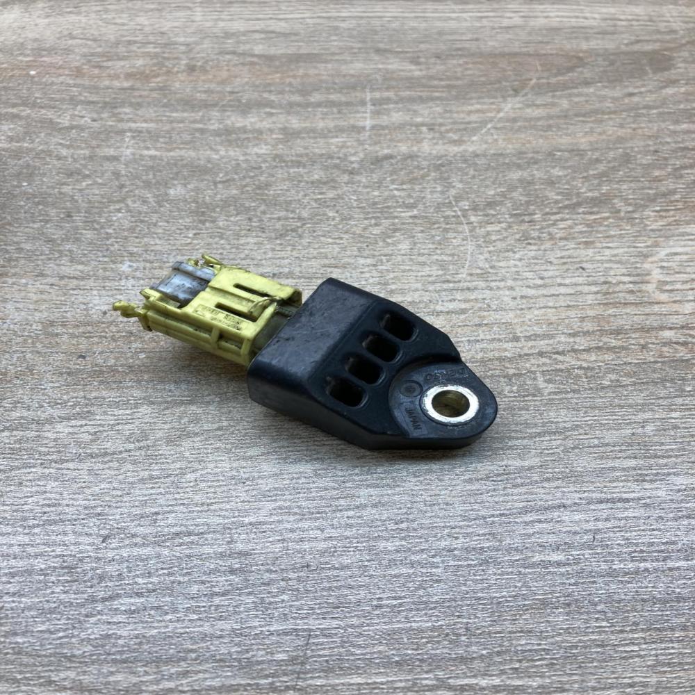 98231FG000 76165YQ45  Airbag deployment crash/impact sensor Subaru Forester SH