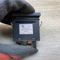 3B0959621C   Windscreen/window heater switch Volkswagen PASSAT B5