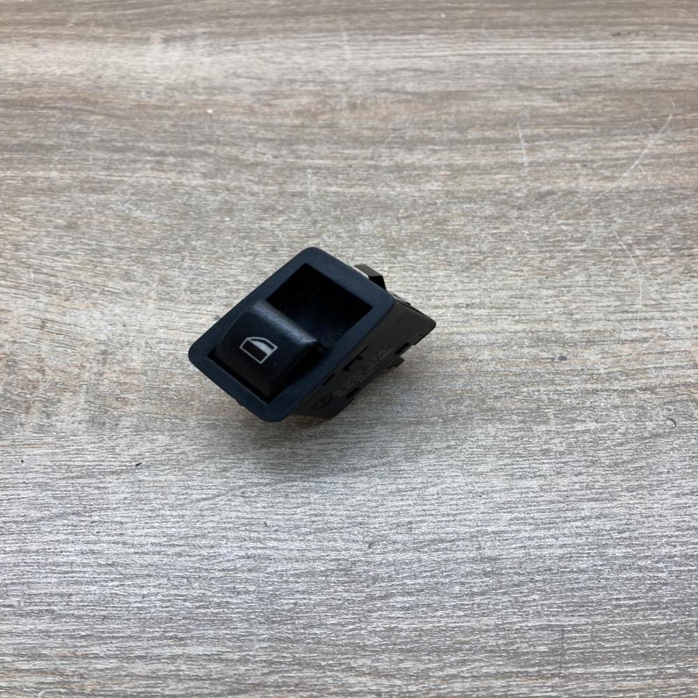 6902174   Electric window control switch BMW 3 E46