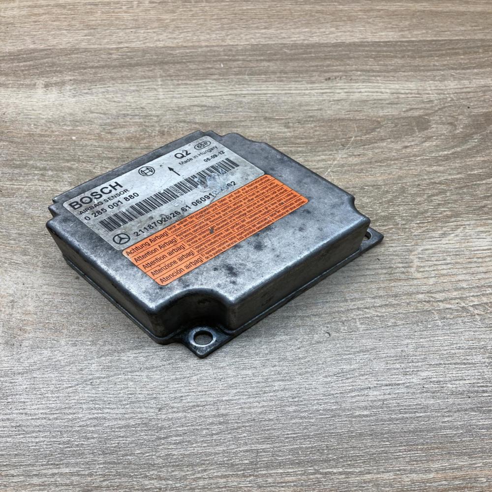 2118702626 0285001880  Airbag deployment crash/impact sensor Mercedes-Benz E W21
