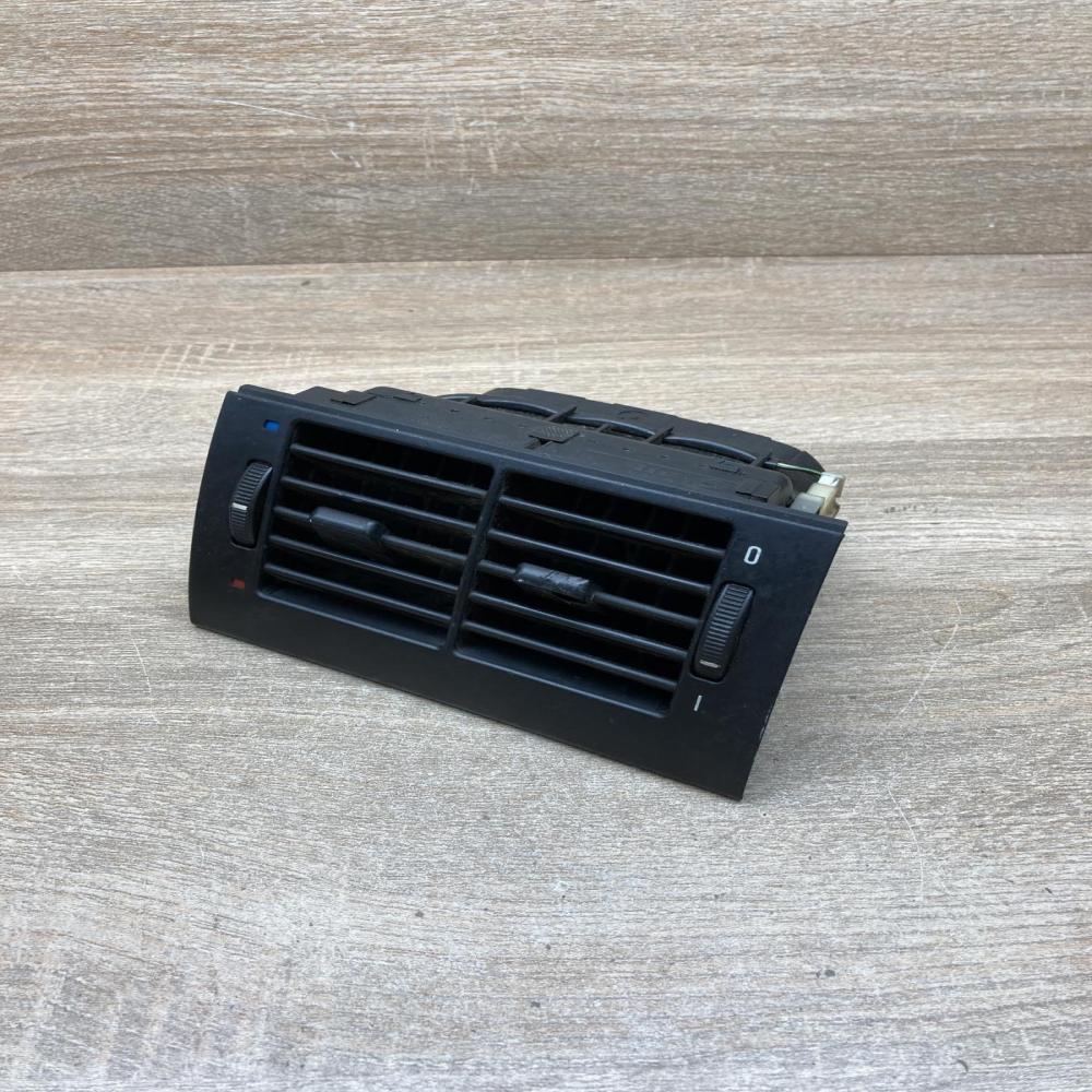 8376150   Dash center air vent grill BMW 5 E39