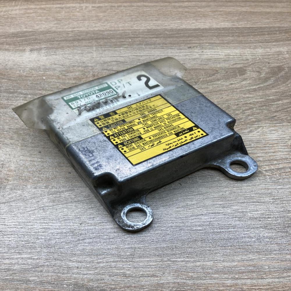 89170 42090   Airbag deployment crash/impact sensor Toyota RAV 4 (XA20)