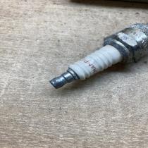 7700724821 N281YC  Spark plug Renault Clio I