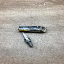 7700724821 N281YC  Spark plug Renault Clio I