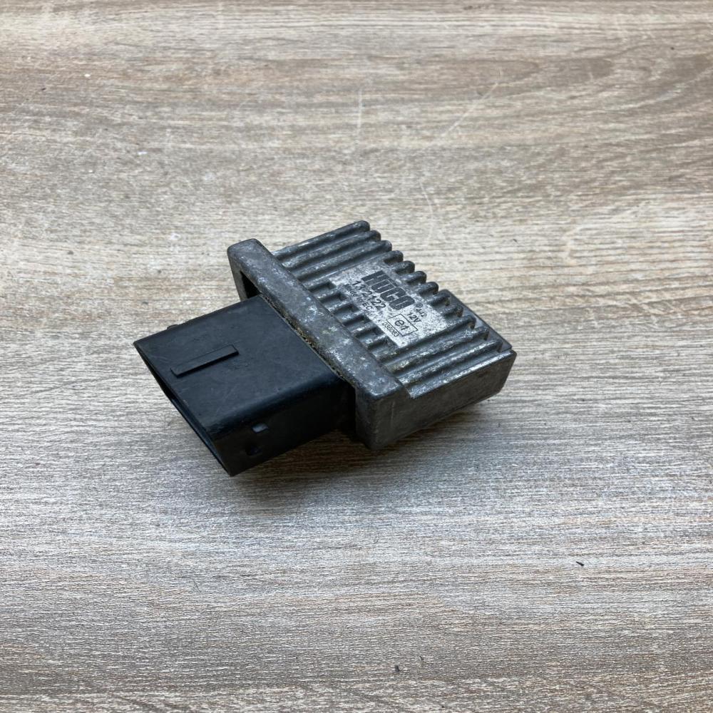 132122 036063  Glow plug pre-heat relay Renault Trafic II (X83)