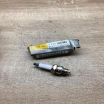 7701366513   Spark plug Renault 12