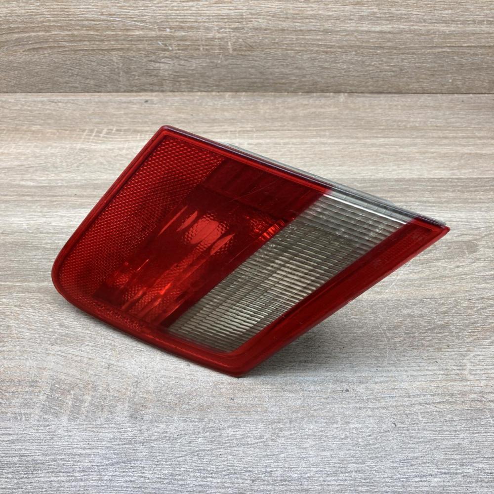 8368759 286801  Tail light part BMW 3 E46