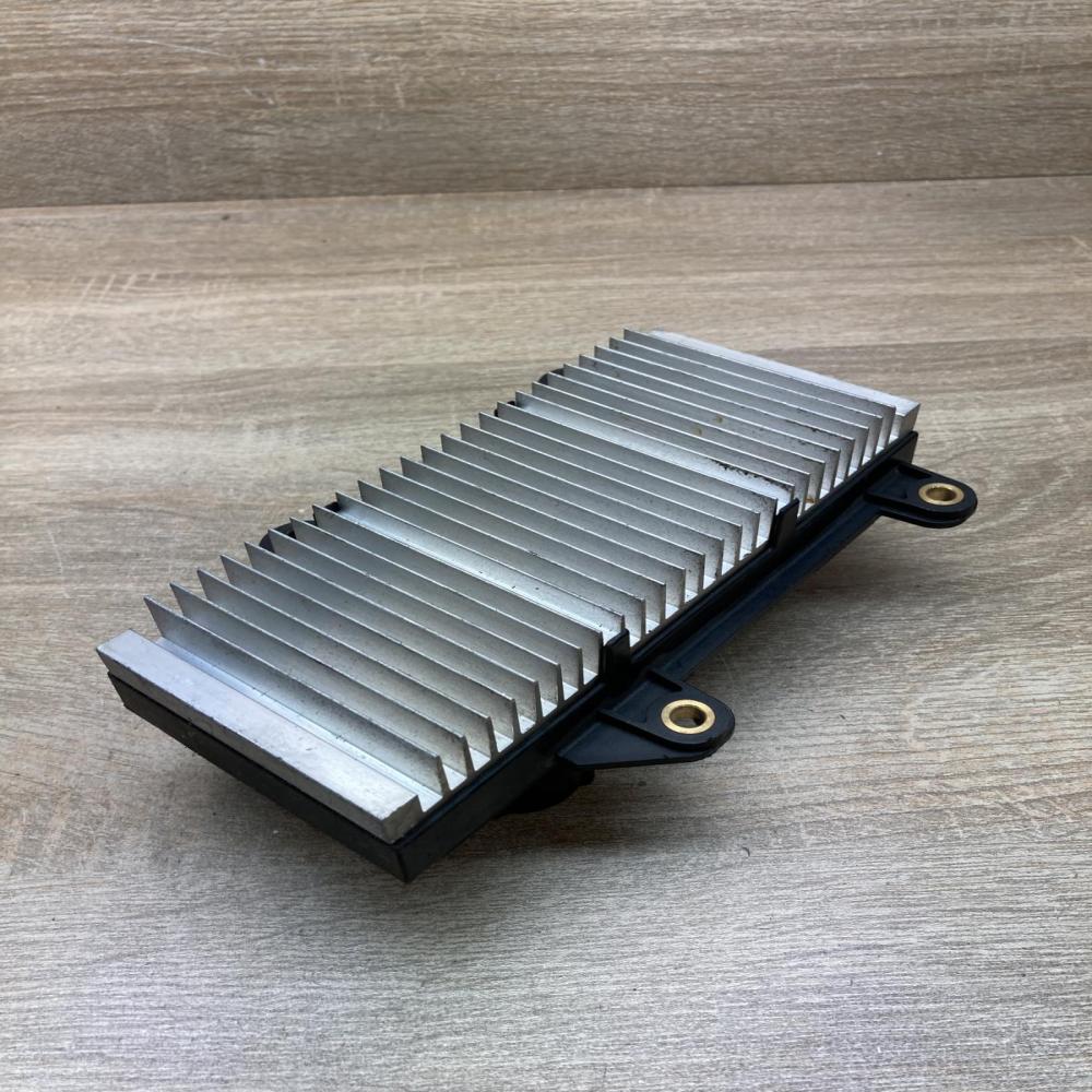 6935431 8ES008270  Power management control unit BMW 7 E65 E66