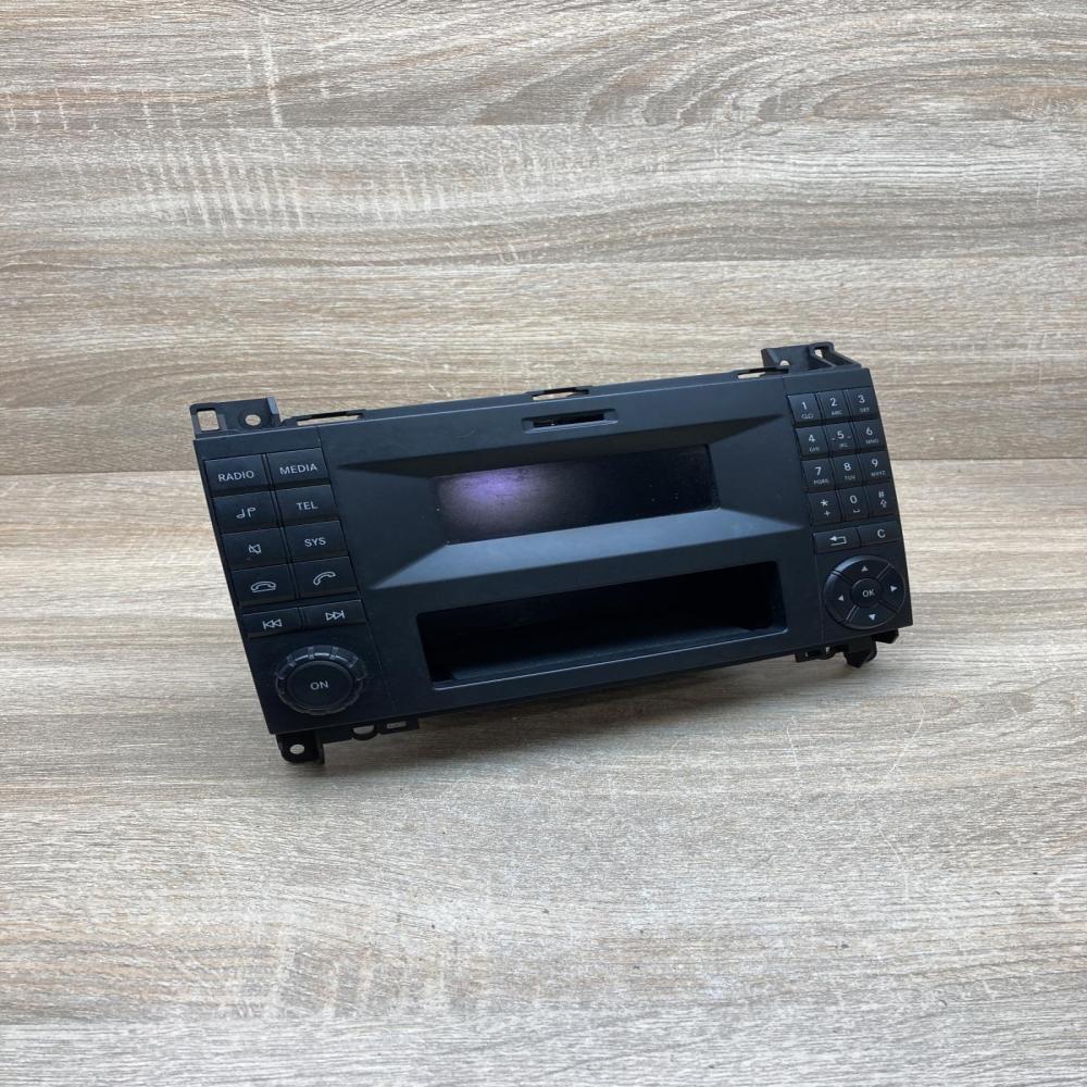 A9069005103 A9069016201  Radio/CD/DVD/GPS head unit Mercedes-Benz Sprinter W906