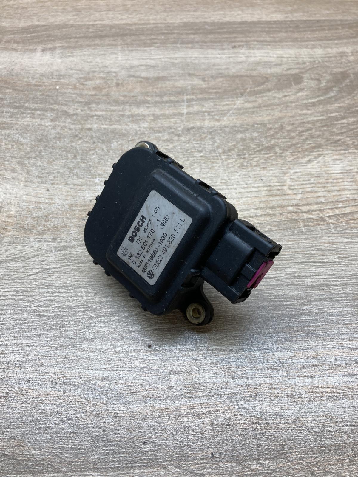 4B1820511L 0132801170  Air flap motor/actuator Audi A6 S6 C5 4B