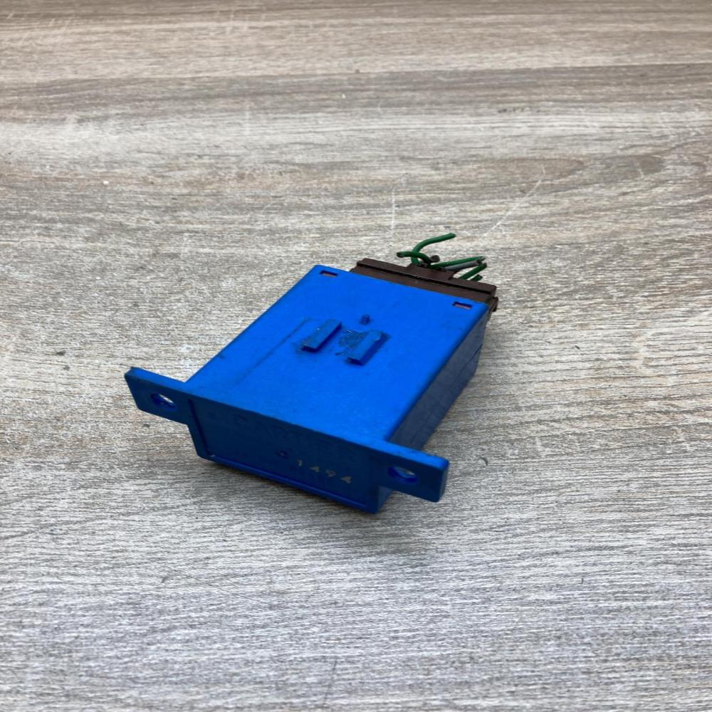 02495 1494  Central locking relay Citroen Xantia