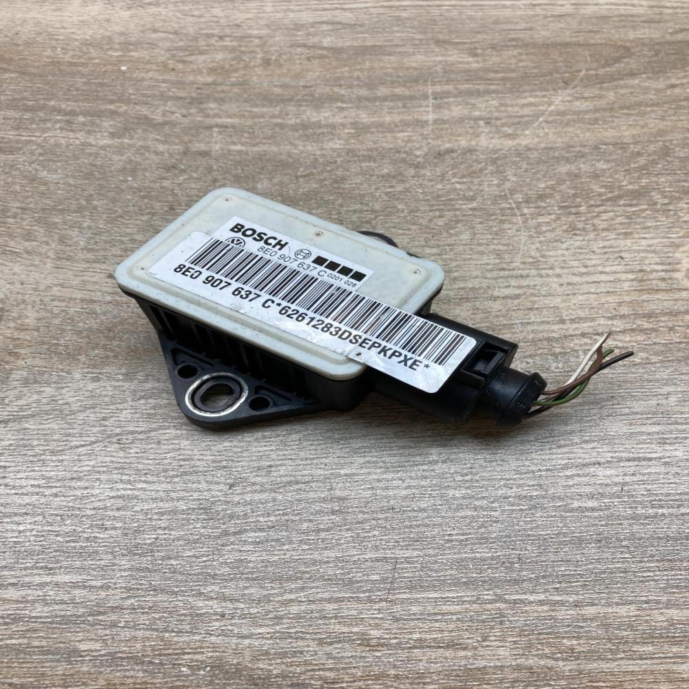 8E0907637C   Yaw turn rate sensor Audi A4 S4 B7 8E 8H
