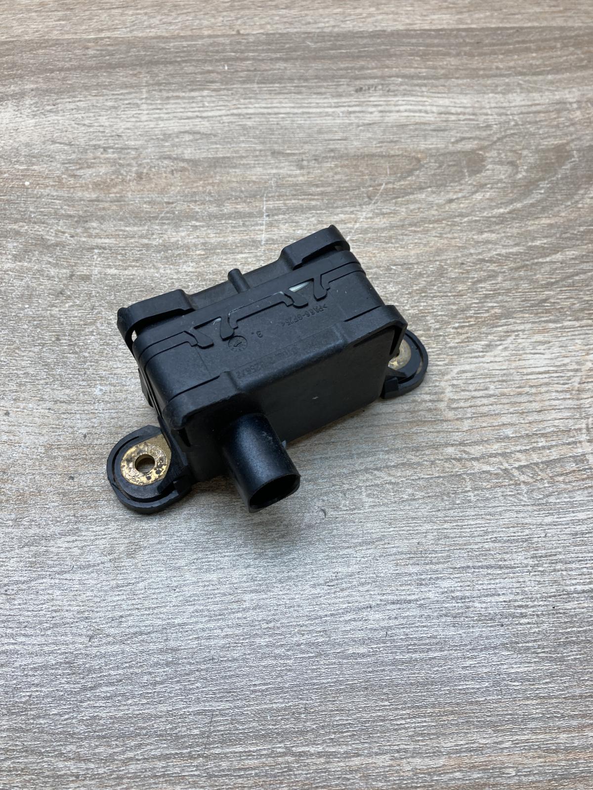 1K0907655D 101701 03643  ESP acceleration yaw rate sensor Audi A3 S3 8P