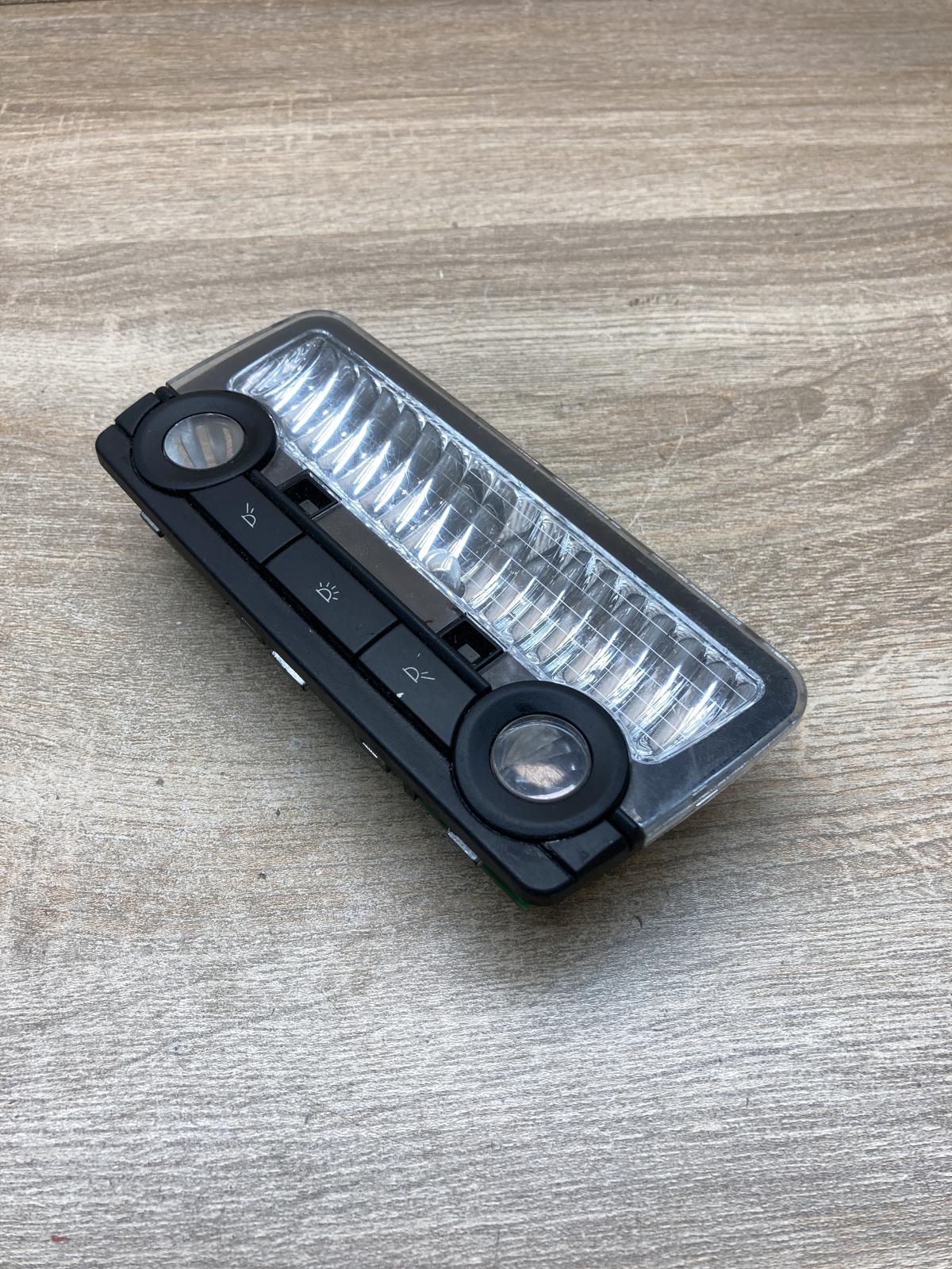 9163699 100315  Front seat light BMW 5 F10 F11