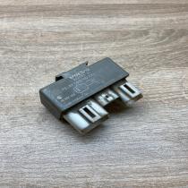 808999 899995000  Coolant fan relay Volvo S40, V40