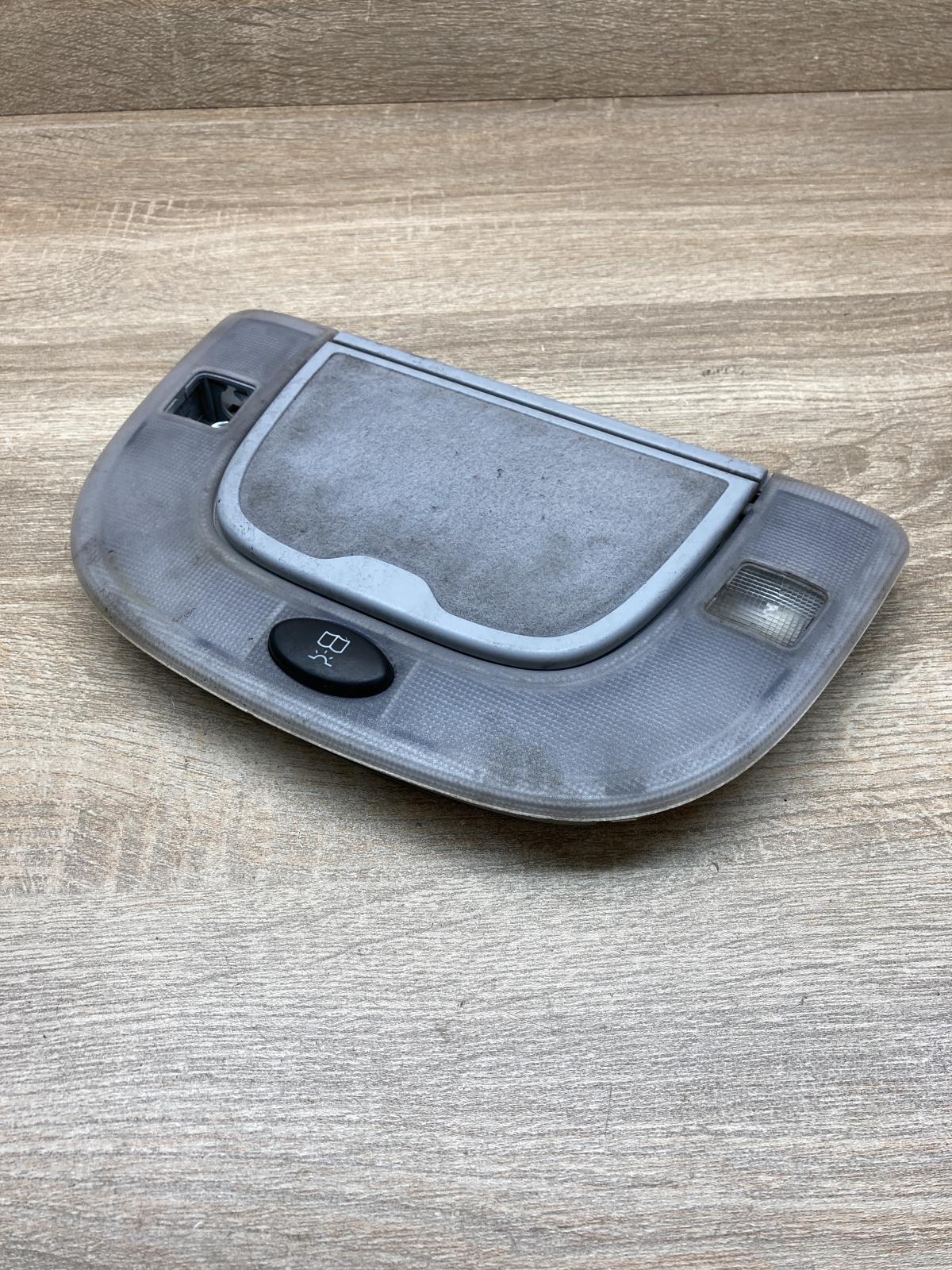 A2208200301 00007584  Front seat light Mercedes-Benz S W220