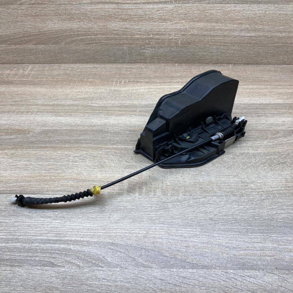 7167074   Front door lock BMW 5 E60 E61