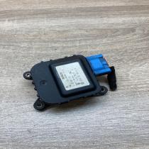 8D1820511B 0132801116  Air flap motor/actuator Volkswagen PASSAT B5.5
