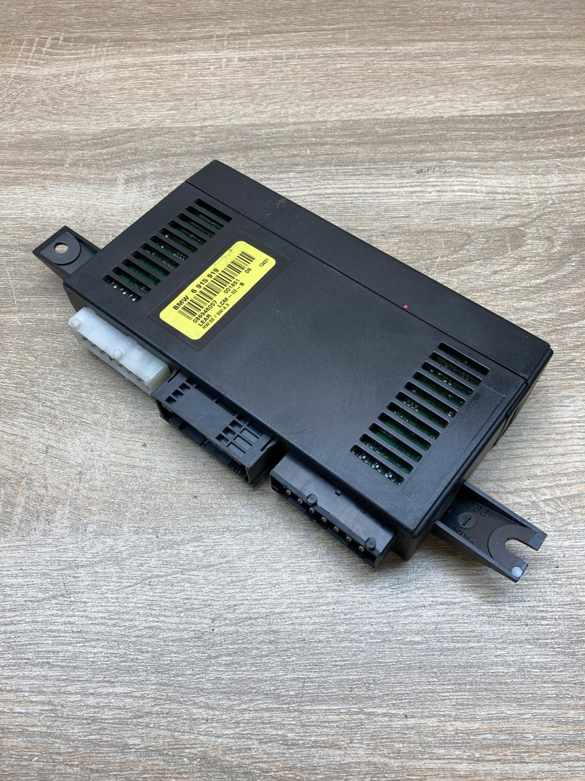 6915919 086946057  Headlight ballast module Xenon BMW 5 E39