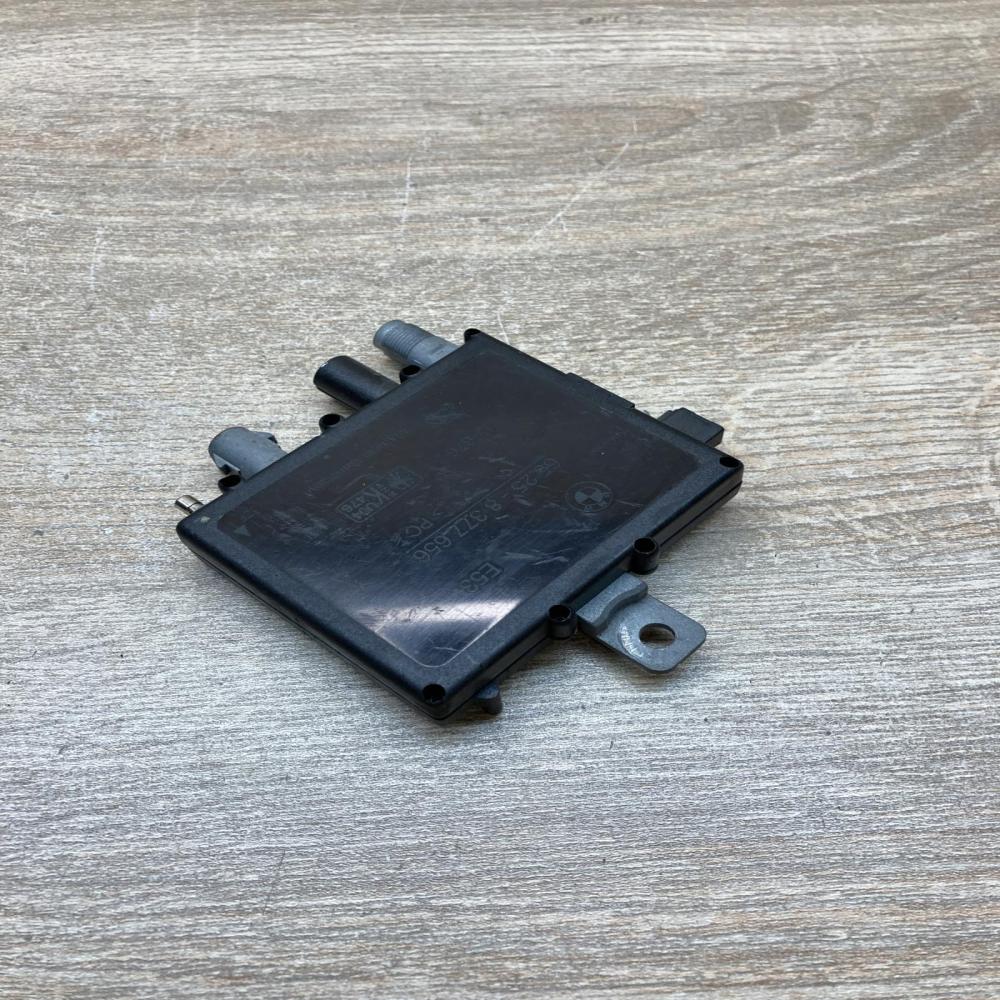 8377656 17676  Aerial antenna amplifier BMW X5 E53