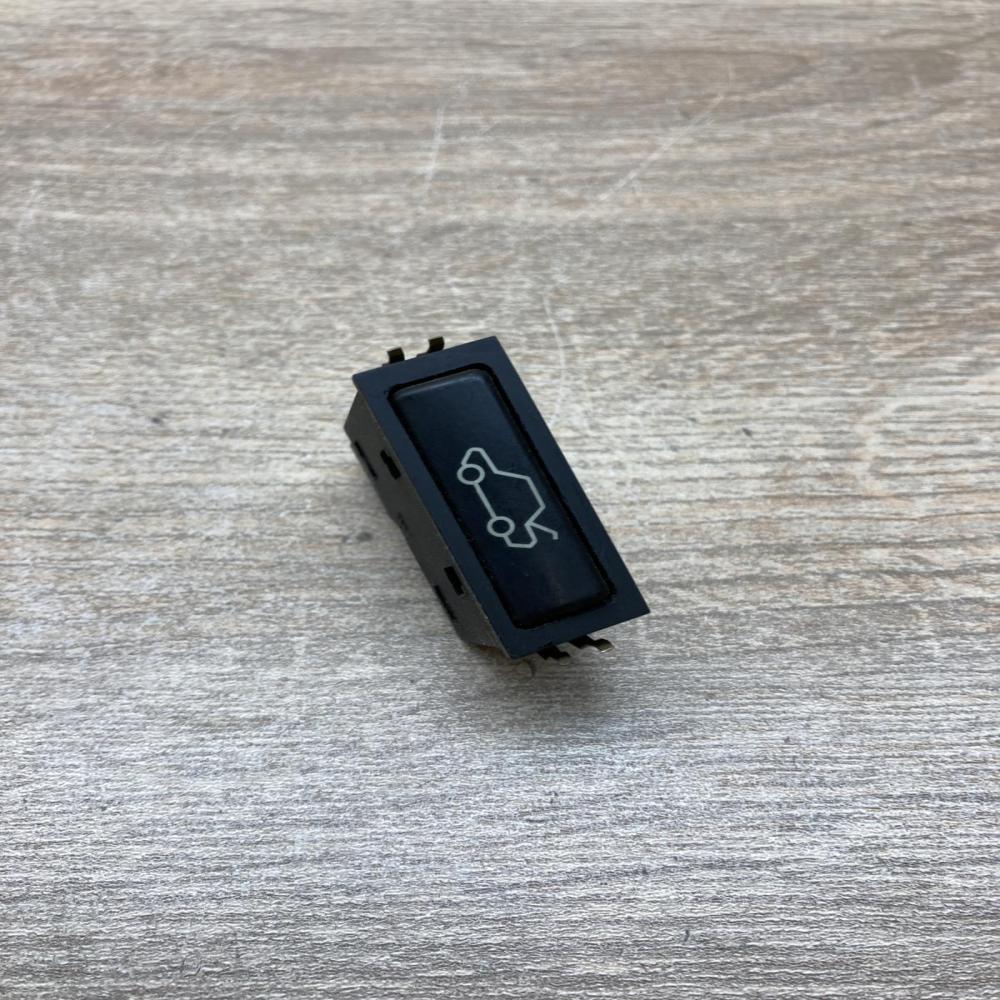 8365579   Tailgate/boot open switch button BMW 5 E39