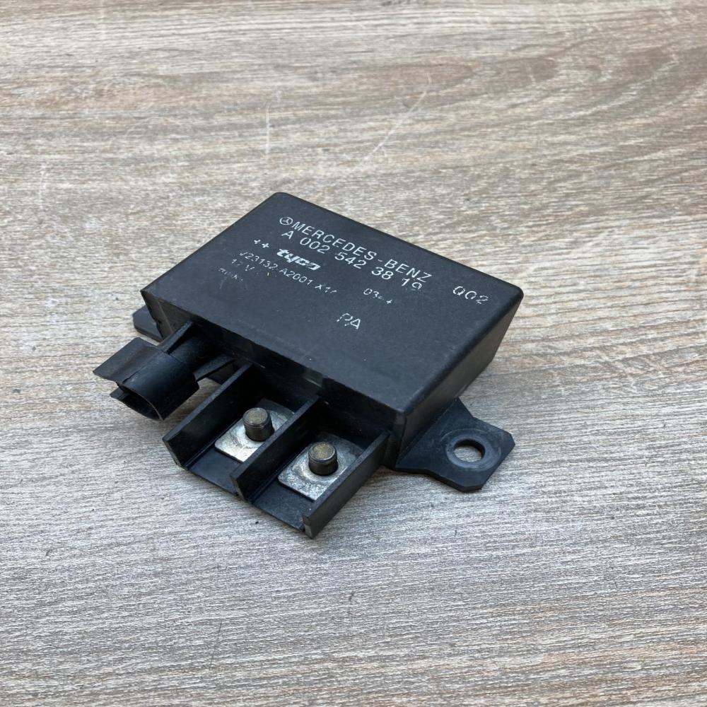 A0025423819   Glow plug pre-heat relay Mercedes-Benz E W211