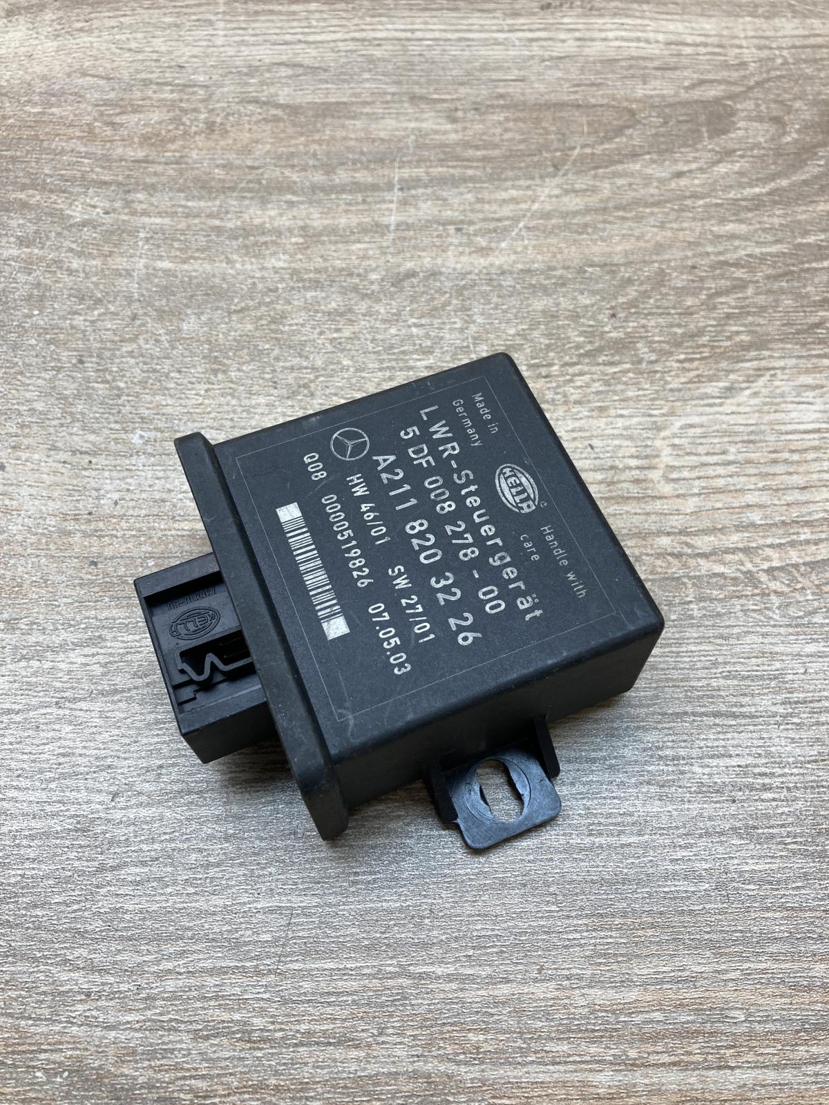 A2118203226 5DF008278  Light module LCM Mercedes-Benz E W211
