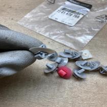 7701470769 Clip set  Other body part Renault Trafic II (X83)
