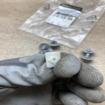 7701470769 Clip set  Other body part Renault Trafic II (X83)
