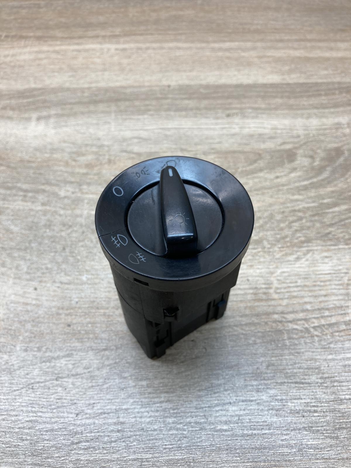 1C0941531A   Light switch Volkswagen Golf IV