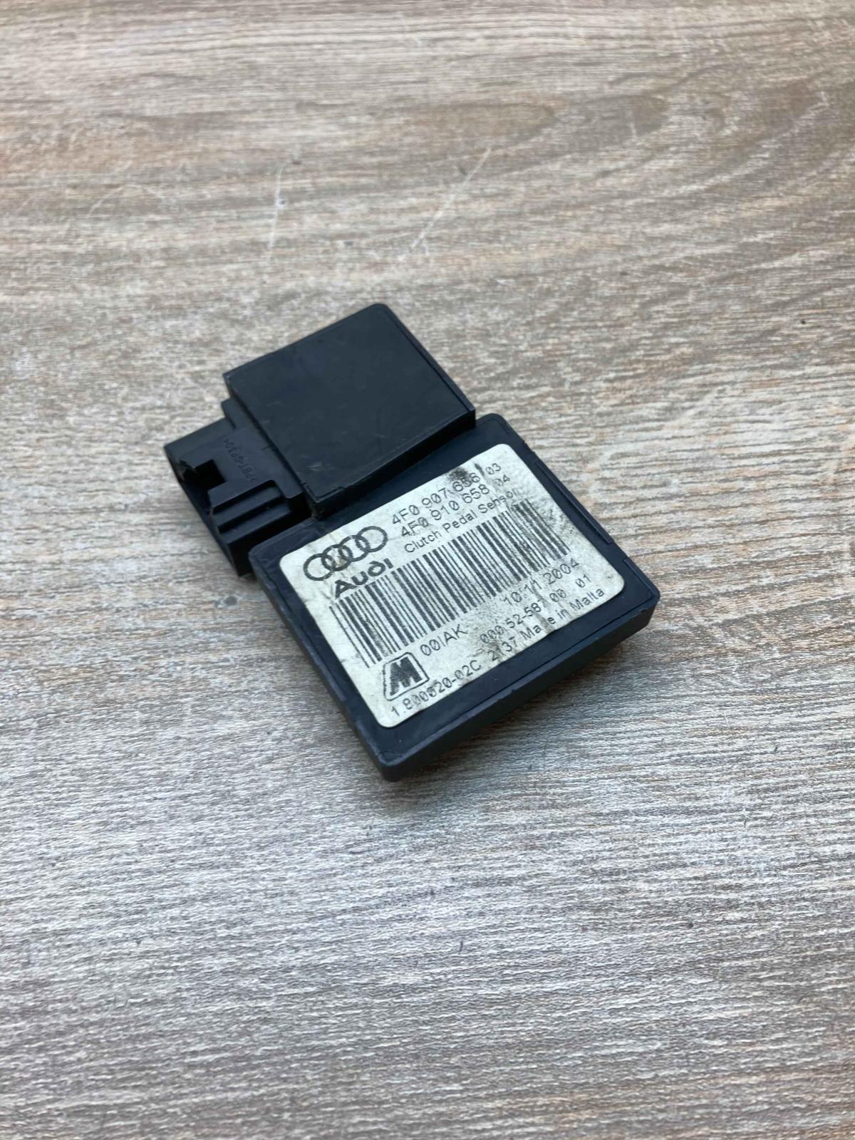 4F0907658 4F0910658  Clutch pedal sensor Audi A6 S6 C6 4F