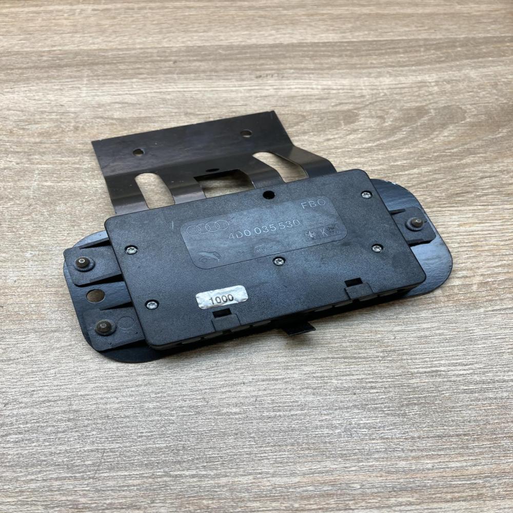 4D0035530   Aerial antenna amplifier Audi A6 S6 C5 4B