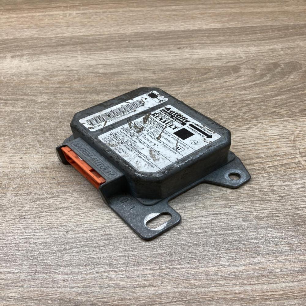 7700415232J 550510000  Airbag deployment crash/impact sensor Renault Scenic I